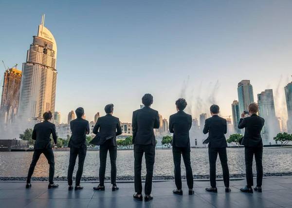 企業(yè)定制西裝后開叉照片