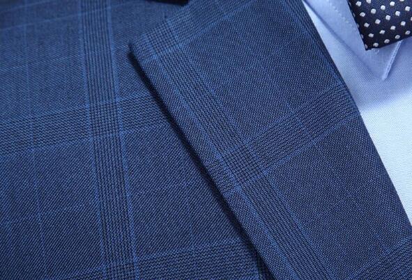 職業(yè)裝形象照要注意細(xì)節(jié)