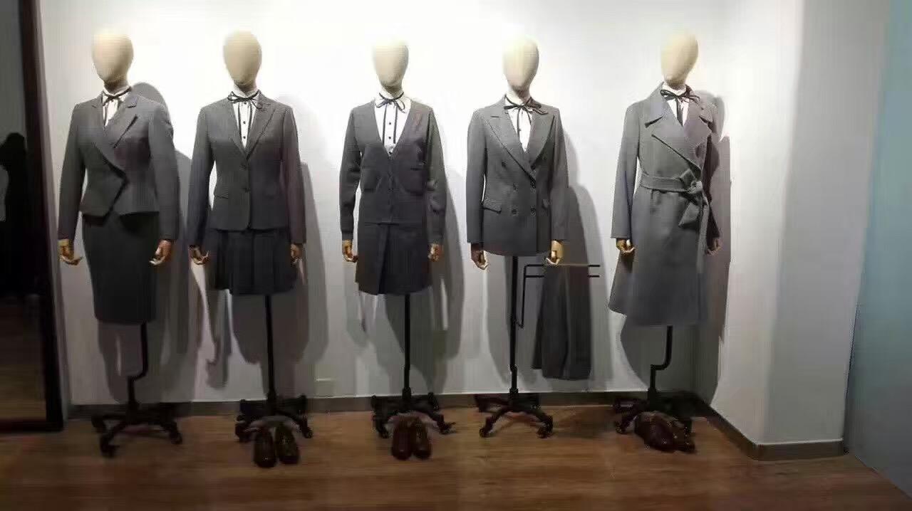 學(xué)校校服款式量體定制