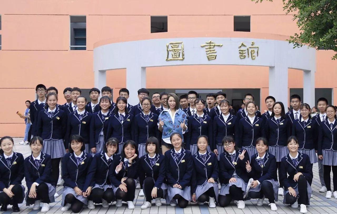 定制校服的好處